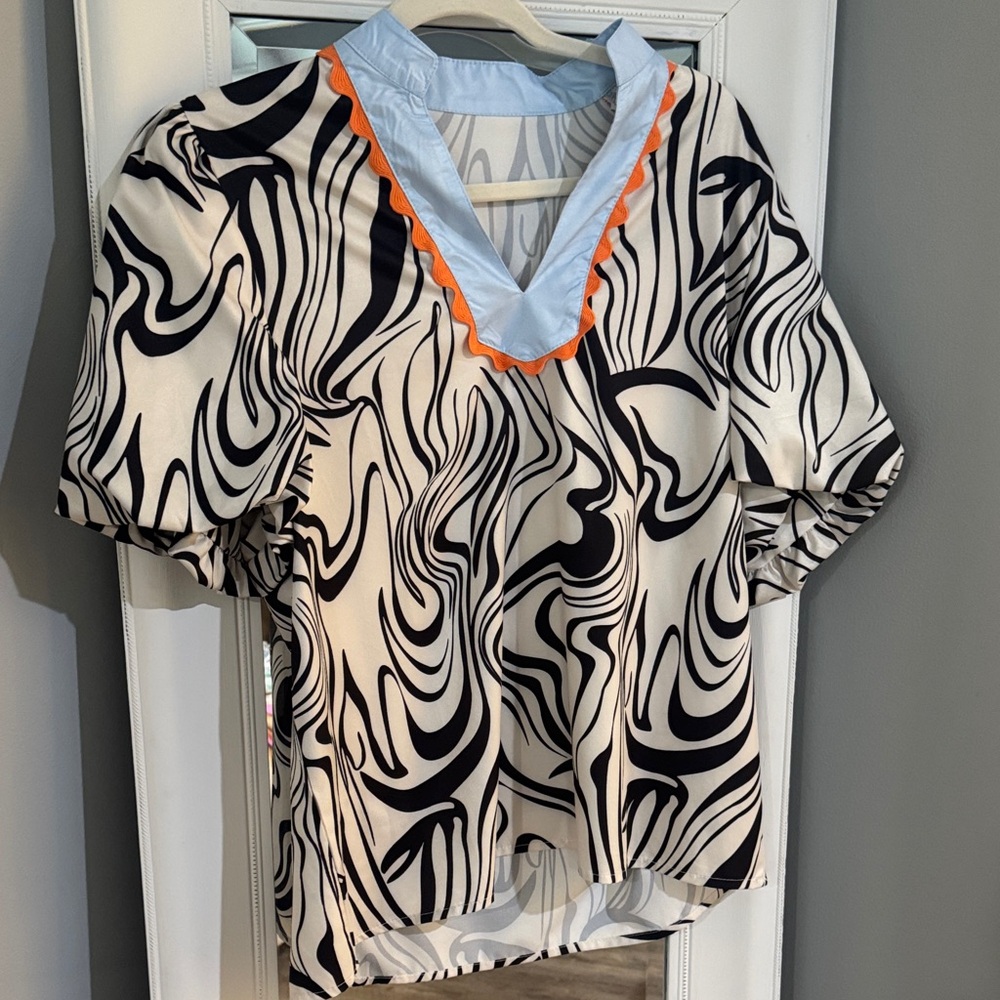 Boutique Black and White Women's Top